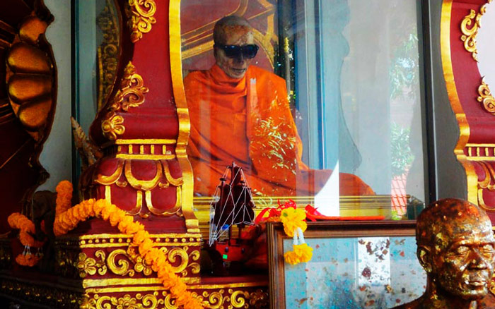 Мумифицированный Монах (Mumified Monk) и Храм Кхунарам (Wat Khunaram)